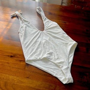 Dippin daisy’s white one piece low cut swimsuit